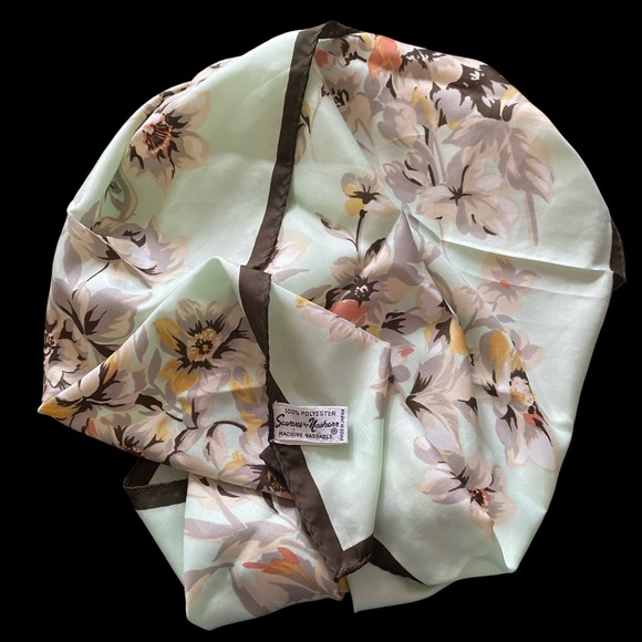 Vintage 1960’s Scarf Made in Japan - Picture 3 of 3